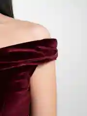Багровый платье женское, бархатное