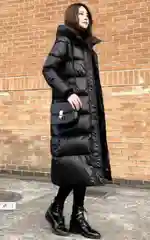 Тёмно-зелёный пуховик женский зимний, длинный
