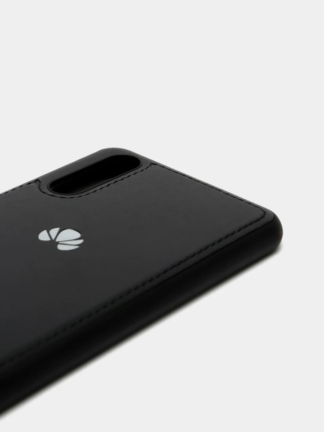 Черный силиконовый чехол на Huawei P20, с кожаной вставкой