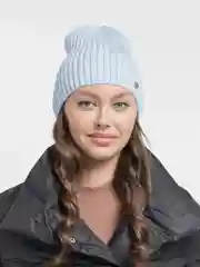 Голубой шапка вязаная, весенняя