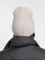Бежевый шапка вязаная, весенняя