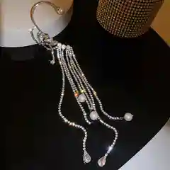 Серьга-каффа со стразами, новый год, LAMOOO