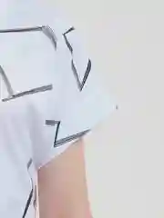 Белый футболка женская