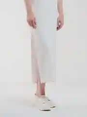 Молочный платье женское, оверсайз, миди, с разрезом