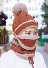 Карамельный шапка женская со снудом и маской