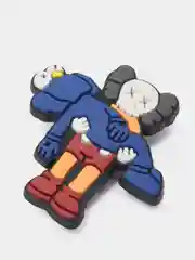 Белый джибитсы на обувь KAWS