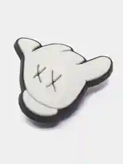 Алый джибитсы на обувь KAWS