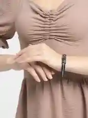 Серебряный браслет женский, силиконовый