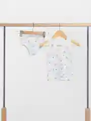 Белый комплект белья, майка и трусы