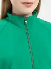 Зеленый женский костюм