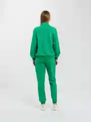 Зеленый женский костюм