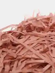 Пастельно-коралловый бумажный наполнитель (стружка) тишью для подарков и подарочных коробок