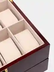 Черный шкатулка для часов и украшений