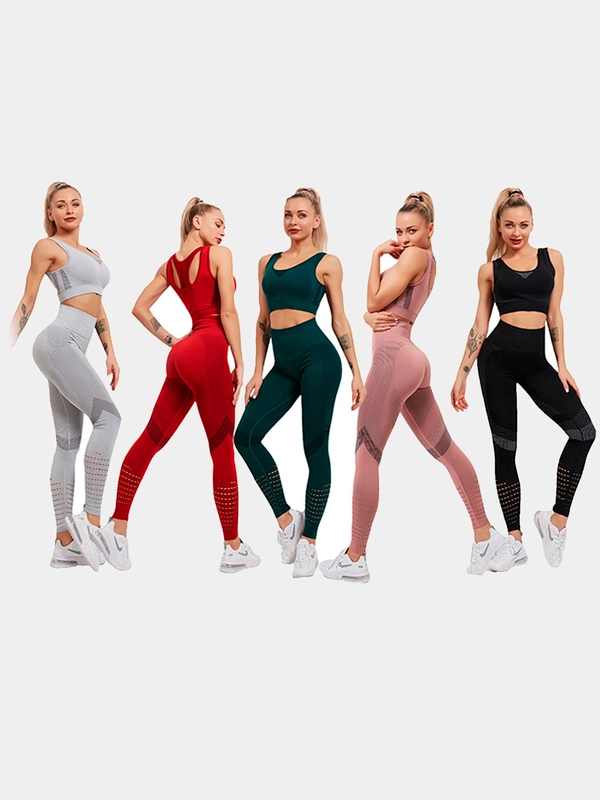 Спортивный женский костюм для фитнеса