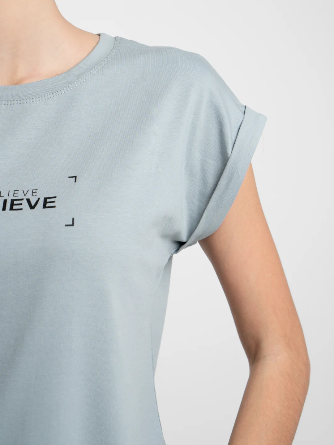 Пудровый футболка женская "Believe achieve", оверсайз