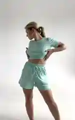 Мятный комплект женский: футболка и шорты
