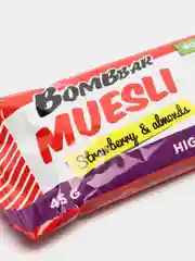 Батончик мультизлаковый BombBar, с клубникой, 45 г