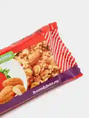 Батончик мультизлаковый BombBar, с клубникой, 45 г