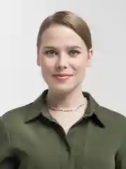 Коралловый чокер на шею из бисера
