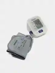 Тонометр автоматический OMRON M2 Basic с веерообразной манжетой(22-32 см) (HEM-7121-RU)