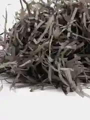 Тёмно-серый бумажный наполнитель (стружка) тишью для подарков и подарочных коробок