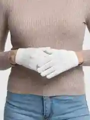 Белый перчатки вязаные
