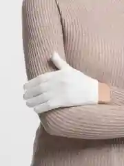 Белый перчатки вязаные