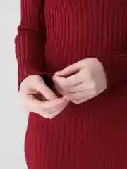 Багровый платье карандаш, с цепочкой, лапша