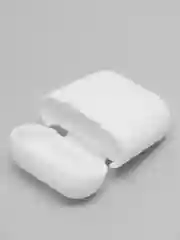Белый силиконовый чехол для Apple AirPods 1 и AirPods 2