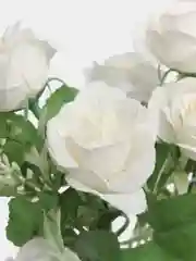 Белый букет искусственных цветов "Мелкие розы"