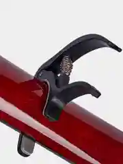 Каподастр для гитары, с медиатором