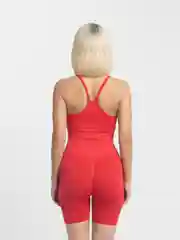 Красный женский костюм для фитнеса: шорты и топ