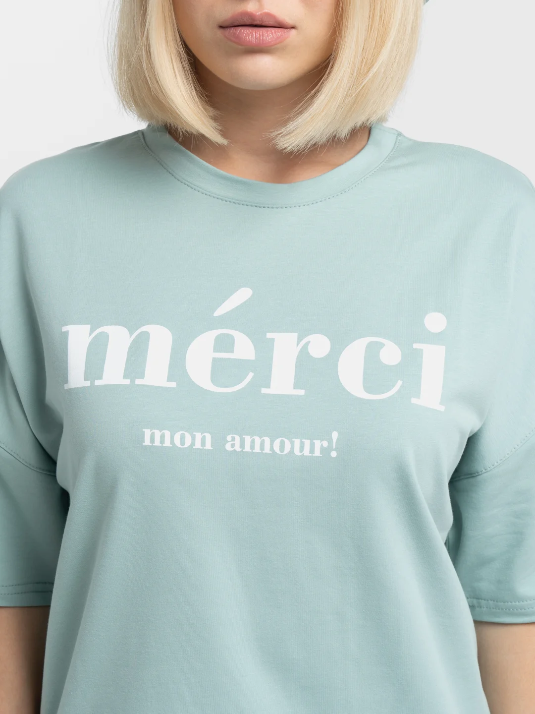 Мятный женский спортивный костюм Merci mon amour: футболка, шорты, панама