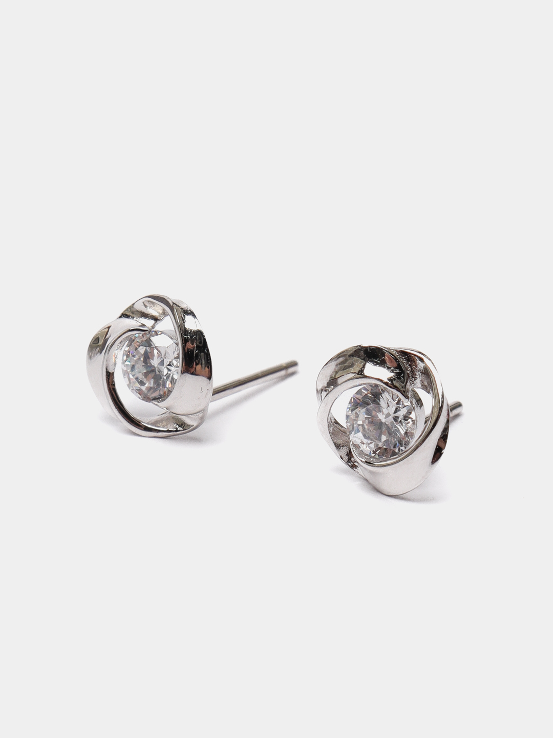 Серьги серебряные "Брилиантовый глазок" в подарочной коробочке купить по цене 430.49 ₽ в интернет-магазине KazanExpress
