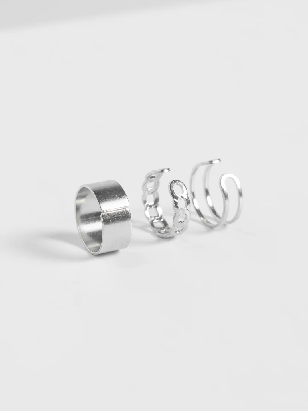 Серебряный комплект колец из 3х штук в подарочной коробке с пленкой