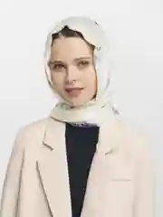 Фиолетовый палантин с принтом