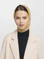 Светло-оранжевый платок женский из хлопка с принтом