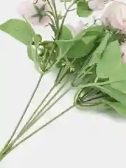 Конфетный букет искусственных цветов "Мелкие розы"