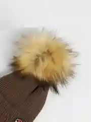 Бежевый шапка детская, с натуральным помпоном, зима