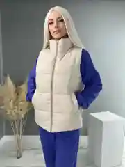 Бежевый жилет женский