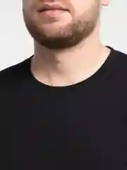 Черный футболка
