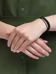 Красный браслет из бисера, женский