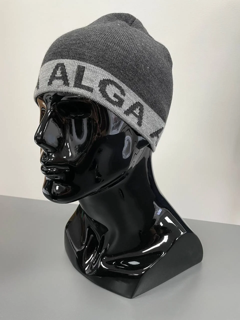 Серый шапка Alga