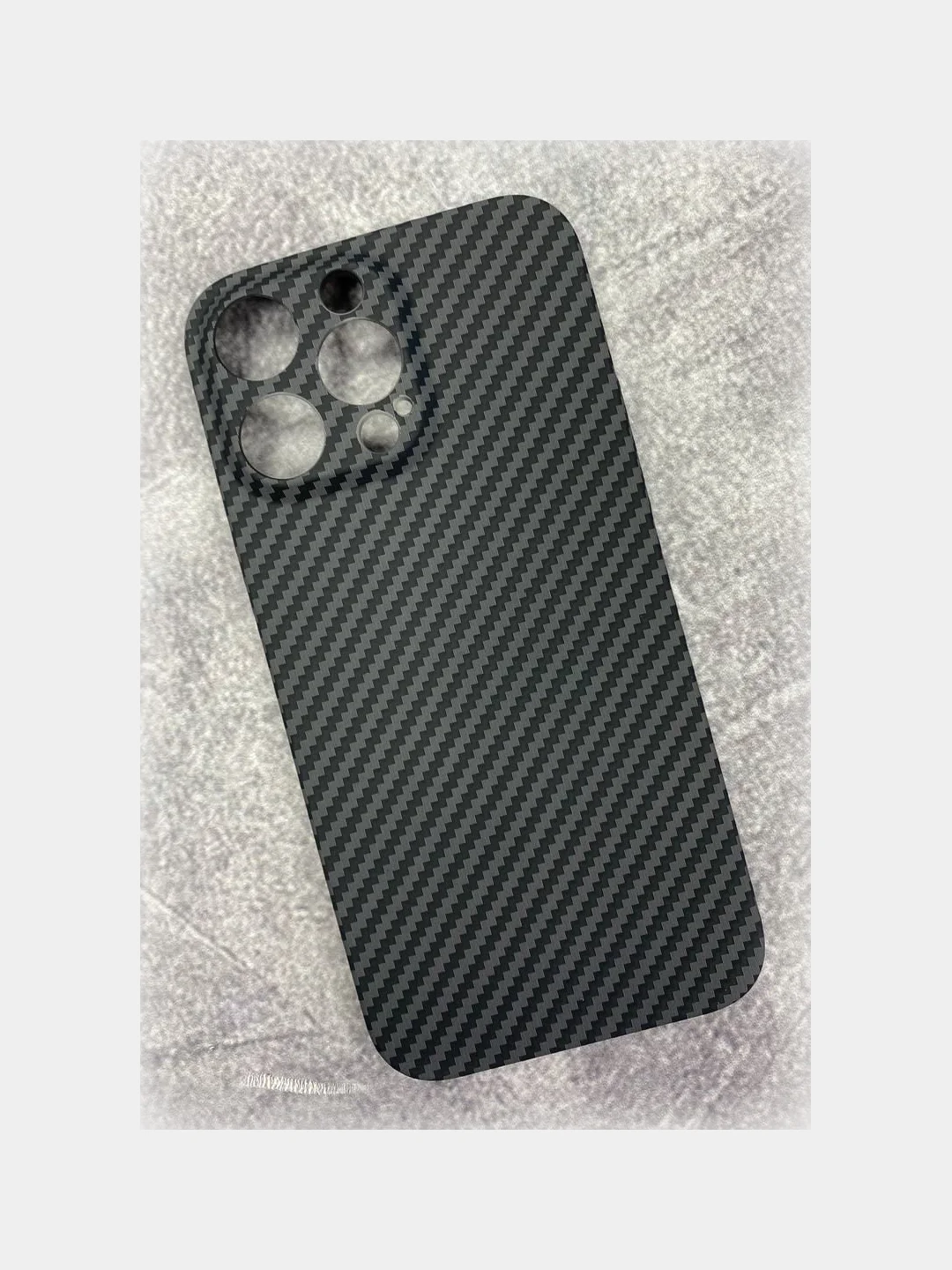 Бирюзовый чехол KAWS для iPhone 14