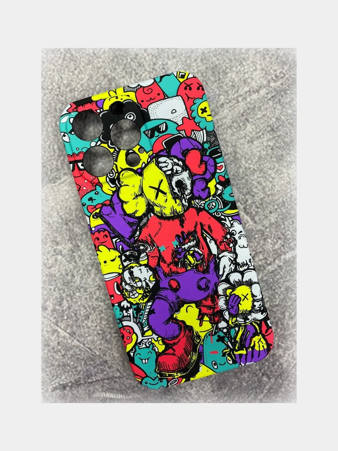 Бирюзовый чехол KAWS для iPhone 14