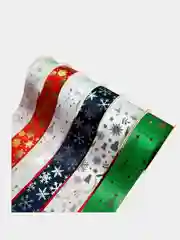 Зеленый лента декоративная, с узорами, новогодняя