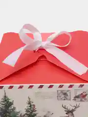 Алый новогодняя коробка квадратная