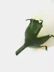 Белый искусственный цветок, бутон розы