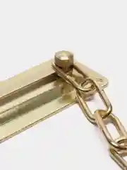 Золотой цепочка дверная