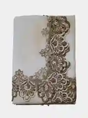 Слоновая кость скатерть на прямоугольный стол, 150/220 Тефлоновая с набивными кружевами